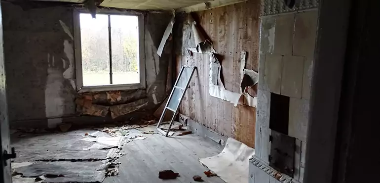 Why Selling a Distressed House Through Traditional Methods Fails in Scottsdale